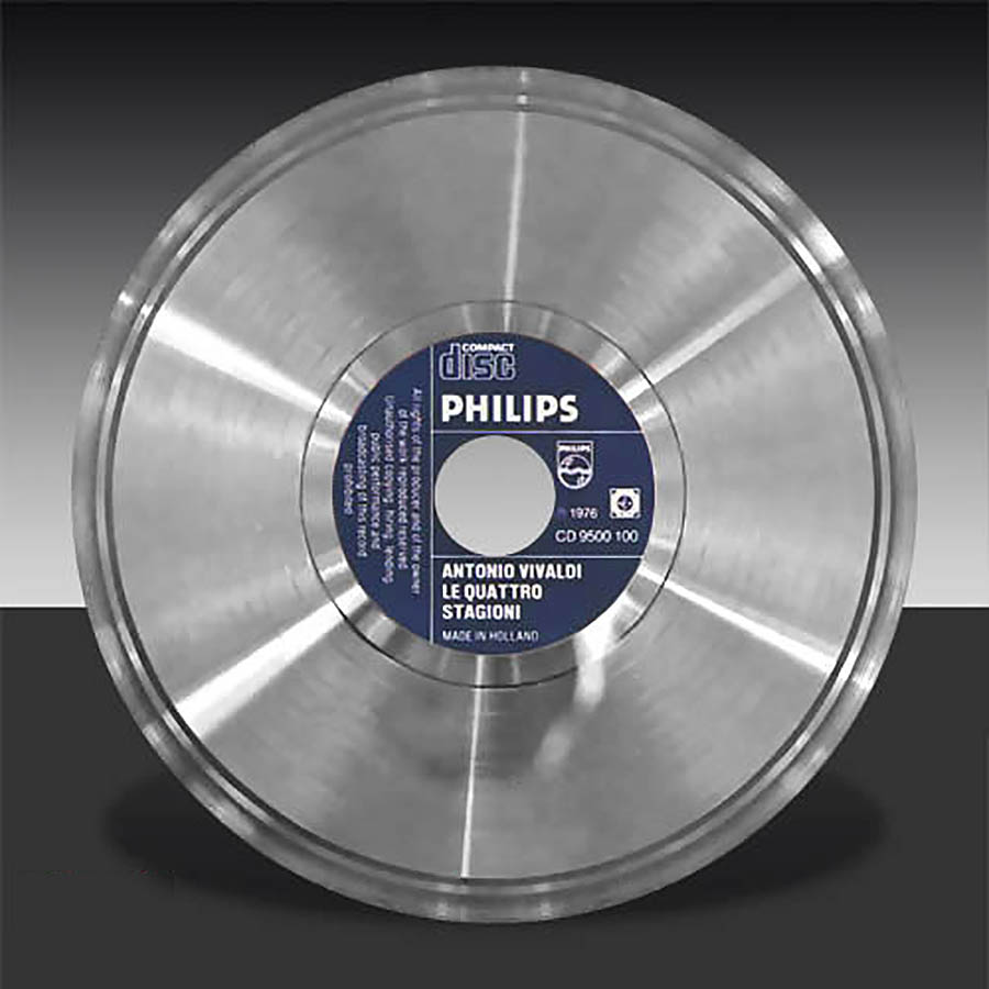 Первая компакт. Первый компакт диск Philips 1981. Филипс компакт диск 1979. Compact Disc (CD). Compact Disc 1982.